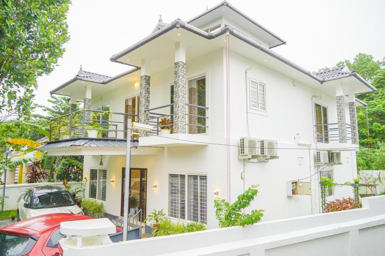 Oceana Hills Residency Hotel Alappuzha Buitenkant foto